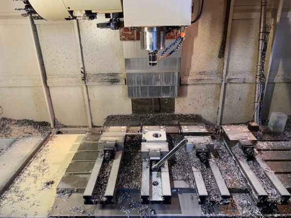 CENTRO DI LAVORO VERTICALE USATO MOD. SVM-1200 - immagine 5