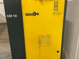 COMPRESSORE A VITE KAESER MOD. SM12